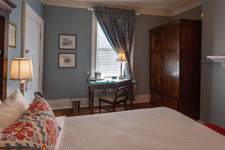 Bedroom 12