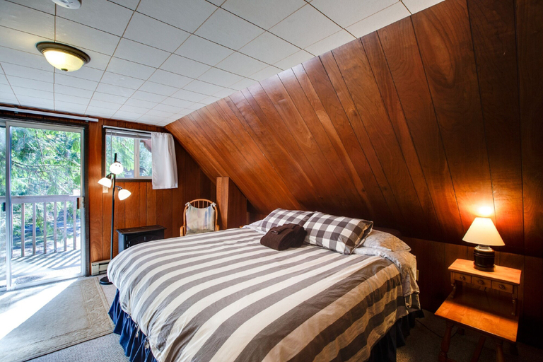 Bedroom 2, 63MBR - Hot Tub - BBQ - Pets Ok - WiFi - Sleeps 6, Whatcom