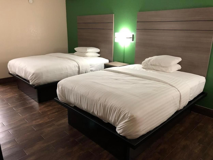 Bedroom 5, Travelers Inn & Suites, Wharton