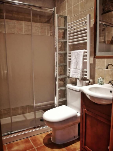 Bathroom 3, Castillo de Añón de Moncayo, Zaragoza