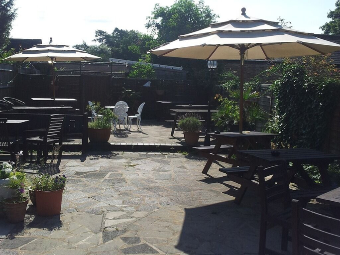 Others 4, Falcon Inn, Buckinghamshire