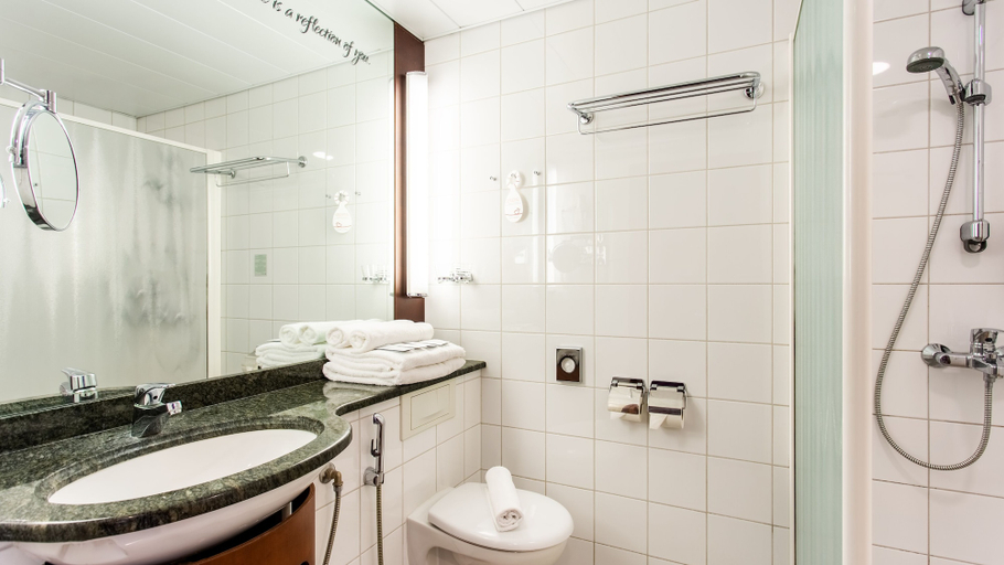 Bathroom 5, Original Sokos Hotel Viru, Tallinn