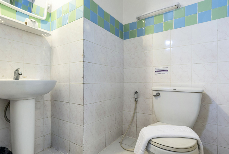 Bathroom 4, Sawasdee SeaView, Pattaya