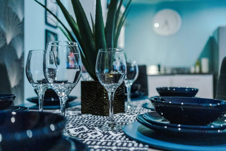 Food & Drinks, Impeccable 2-bed Apartment in Liverpool, Sefton