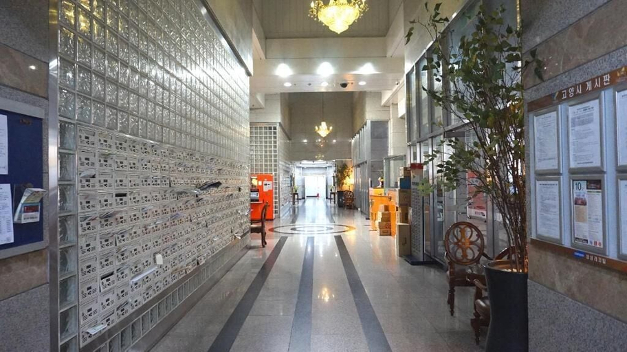 Others 5, Binch House, Goyang