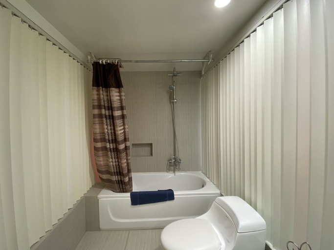 Bathroom, Pia Resort Hotel Standard 2 Bedroom 1, Tumon
