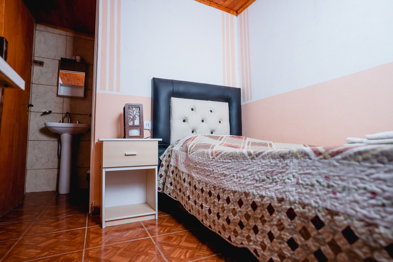 Bedroom 2, Hotel Raquelito, Independencia