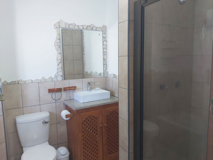 Bathroom 4, Crayfish Inn No.8, Ugu