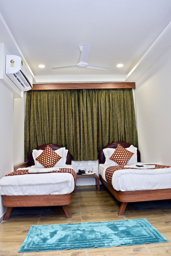Bedroom 2, Hotel Royal Wings, Vadodara