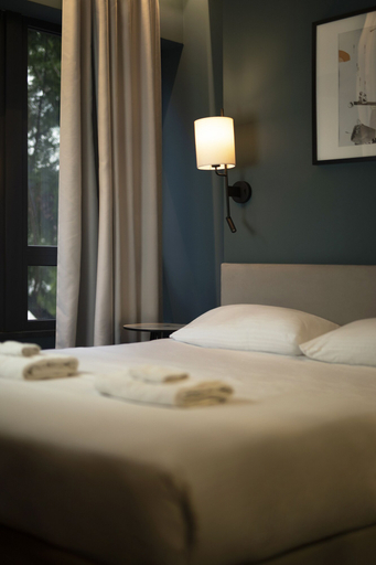 Bedroom 4, Athens21, Attica