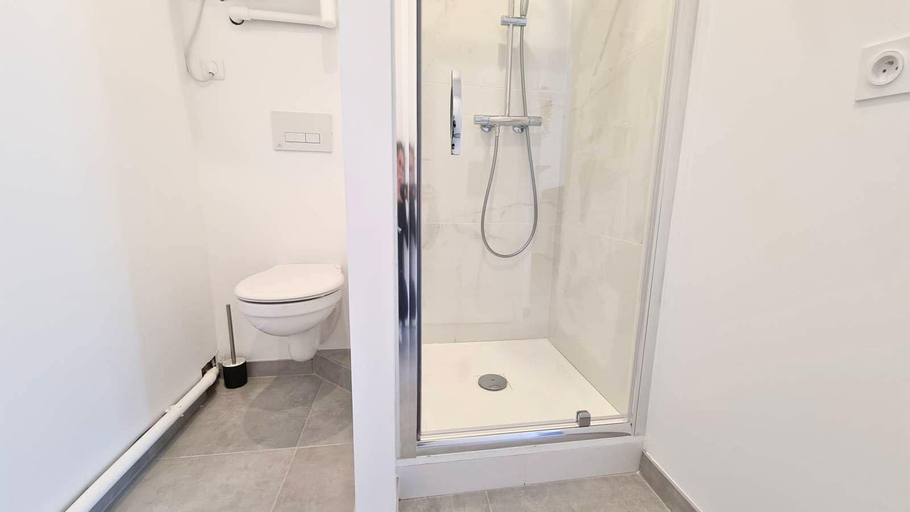 Bathroom 5, GregBnb - Le Valbourdin - Toulon Ouest, Var