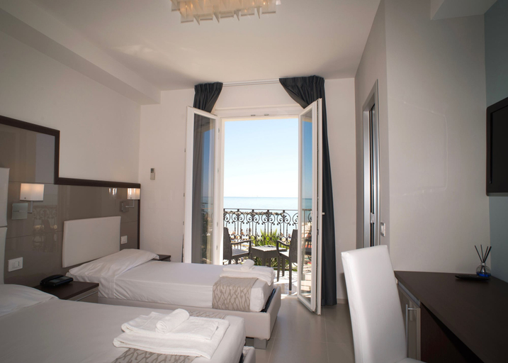 Bedroom 2, Baia Marina Hotel, Ascoli Piceno