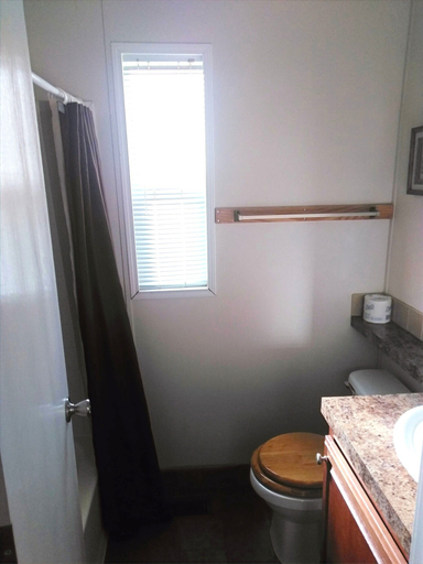 Bathroom 4, Willow Bay RV Resort & Marina, Stevens