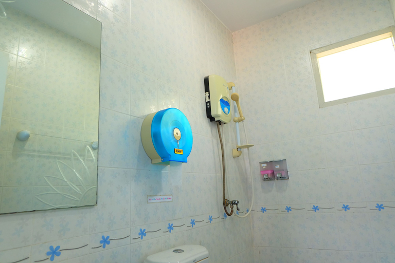 Bathroom 3, Baan Fa La Mai Resort, Muang Tak
