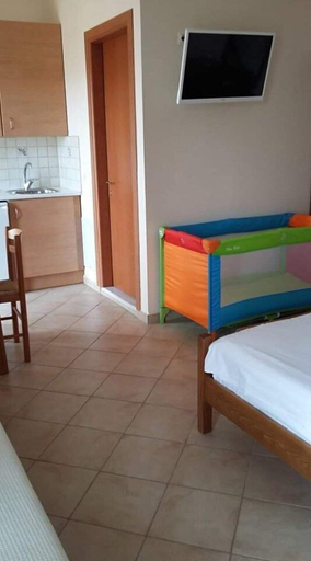 Bedroom 4, Katsenos Studios, Ionian Islands