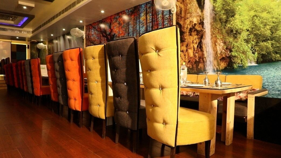 Food & Drinks 5, The Wallflower Hotel, Kota