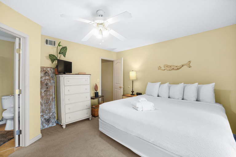 Bedroom 3, Portside Resort by Panhandle Getaways, Bay