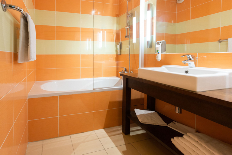 Bathroom 4, Hotel Provence, Var