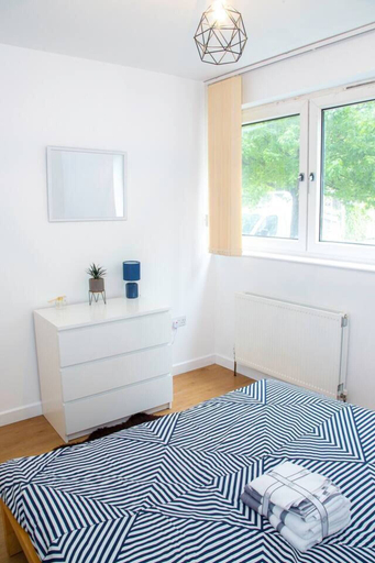 Bedroom 3, Large Shoreditch, Hoxton 3-bed Garden Flat, London