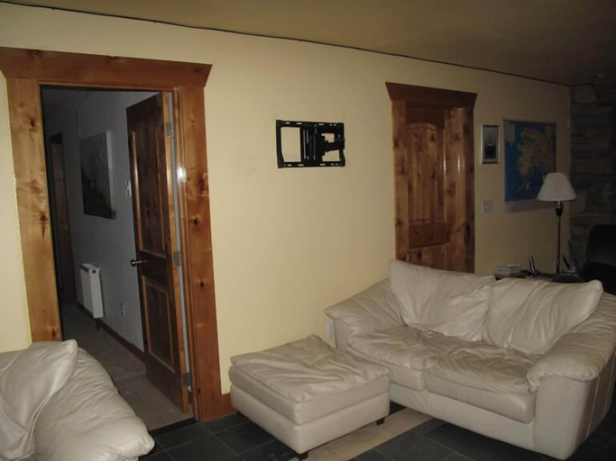 Bedroom 3, Twin Peaks Lodge and RV Park, Kenai Peninsula