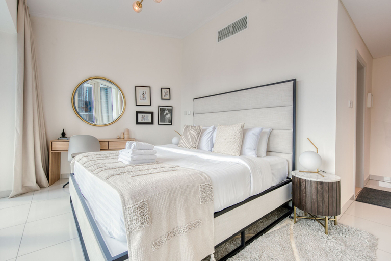 Bedroom 5, Maison Privee - Aesthetic Apt w/ Stunning Vw in Luxurious Building, Dubai