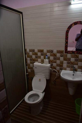 Bathroom 4, Ideal Ayurvedic Resort, Thiruvananthapuram