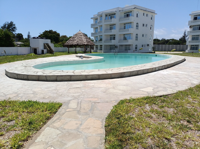 Exterior & Views 2, 1-bedroom Apartment With Pool View, Beach Experien, Malindi