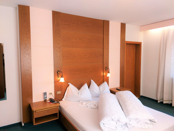 Bedroom 4, Hotel Schuster, Bolzano