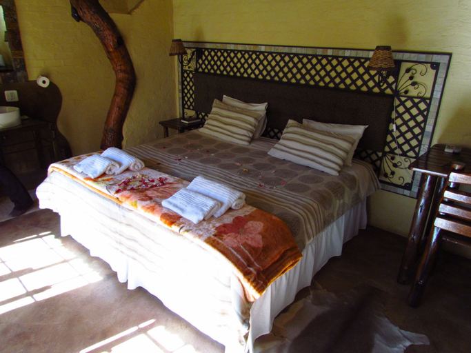 Bedroom 3, African Silhouette Guesthouse, Ekurhuleni