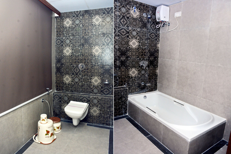 Bathroom 3, Hotel Royal Wings, Vadodara