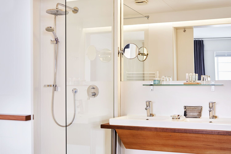 Bathroom 5, Pierspeicher Boardinghouse, Schleswig-Flensburg
