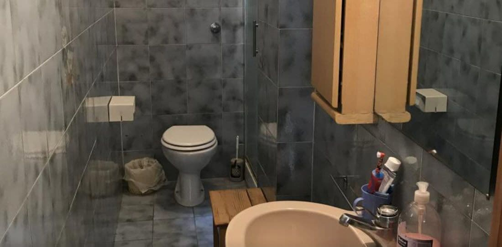 Bathroom 2, Raminga's House, Florence