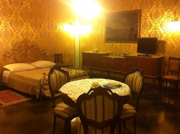 Bedroom 2, B&B Savarini, Bari