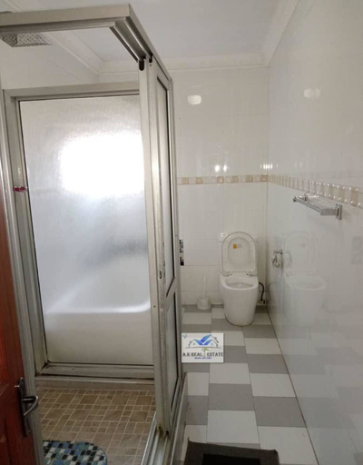 Bathroom, 3 Bedroomed Duplex Apartments in Massmedia, Lusaka