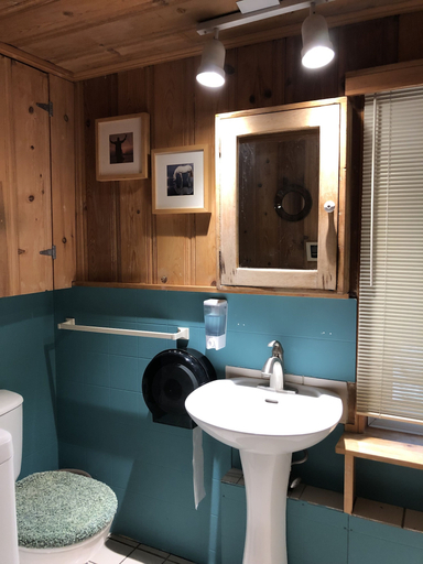 Bathroom 3, Chimo Cottage, Les Pays-d'en-Haut