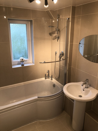 Bathroom, Remarkable 3-bed House in Ipswich With a Zen Vibe, Suffolk