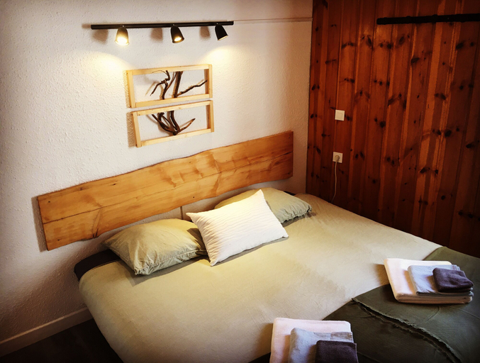 Bedroom 2, Hotel Au Bon Accueil, Isère