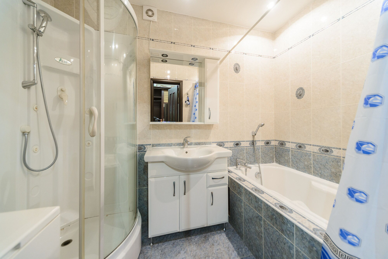 Bathroom 4, Apartments Kreshchatik 17-21, Shevchenkivs'kyi