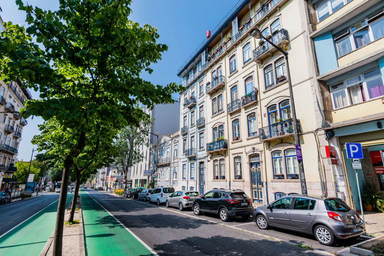 Others 5, Almirante Home, Lisbon