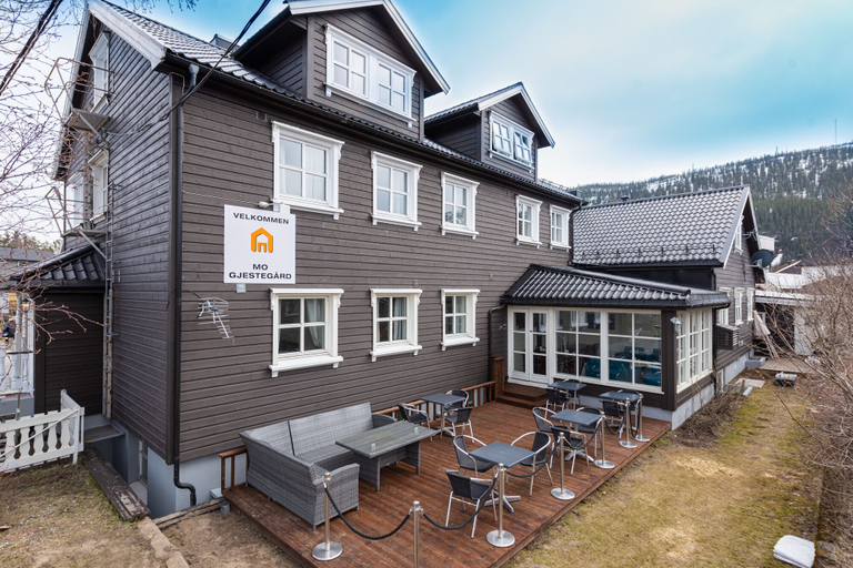 Exterior & Views
