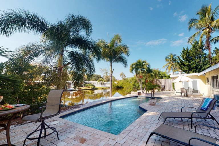 Sport & Beauty 5, Peacock Bungalow - Left, Sarasota