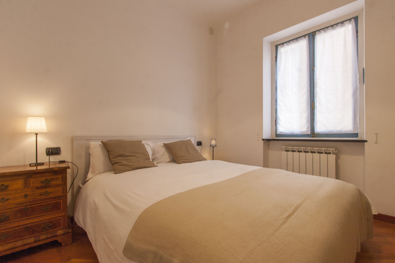 Room 4, JOIVY via Romana di Quarto, Genova