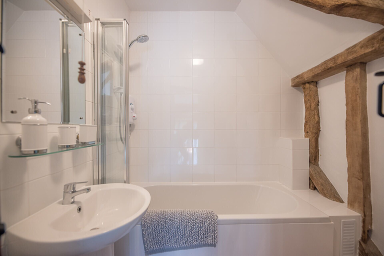 Bathroom, Granary Cottage, Valley Farm Barns Snape,, Suffolk