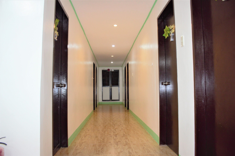 Others 5, Linde's Inn Coron, Coron