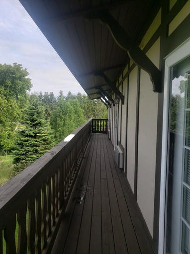 Others 5, Highland Lodge, Manitowoc