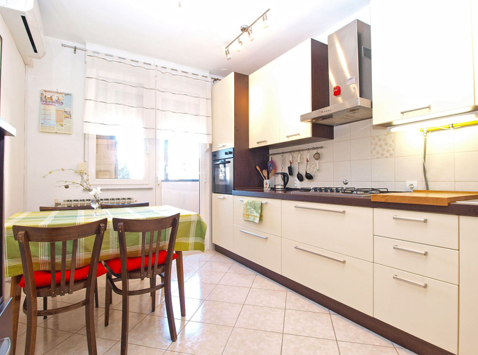Food & Drinks, Apartment 1286, Pula
