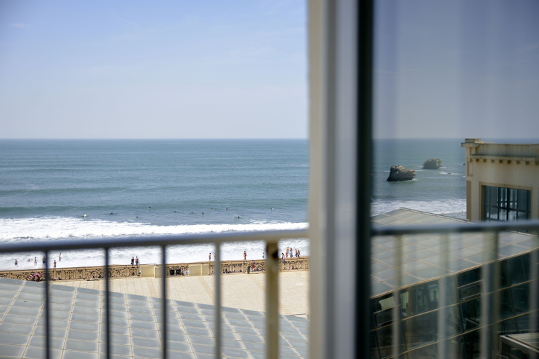Exterior & Views 10