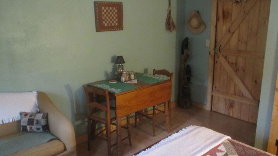 Bedroom 2, Buffalo Creek Bed & Breakfast, Graham