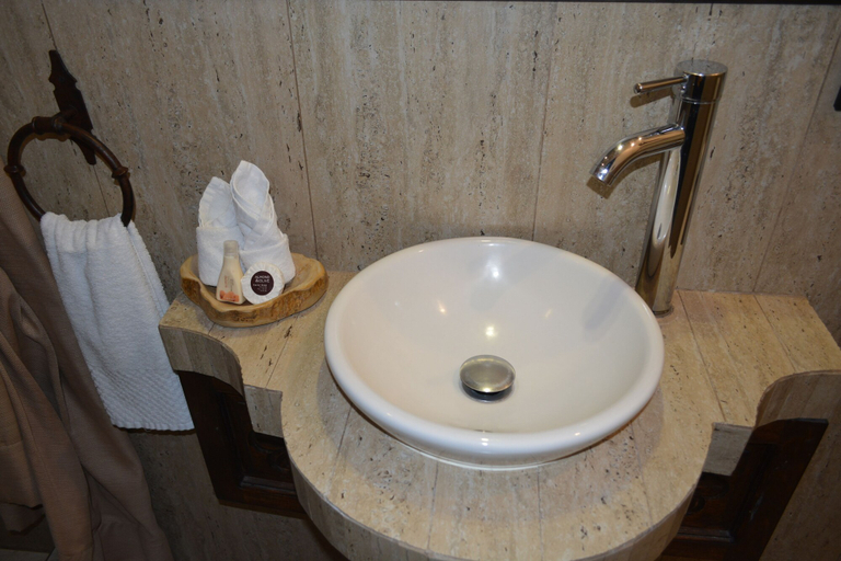 Bathroom 4, Ciel-Luxe Hotels, Antigua Guatemala