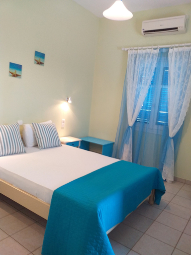 Bedroom 5, Studios Tasia, South Aegean